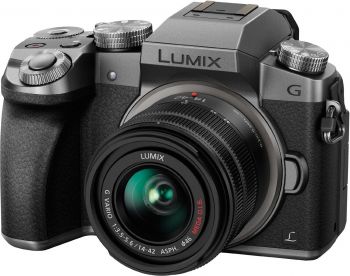 Цифрові фотоапарати зі змінною оптикою